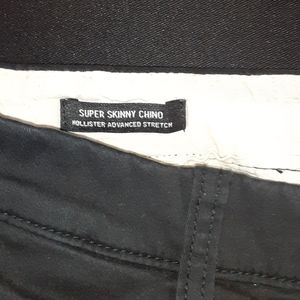 HOLLISTER CHINO PANTS